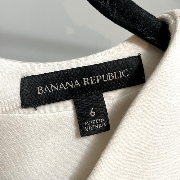 Banana Republic Cream V Neck Sleeveless Dress Size 6 - Picture 2 of 3